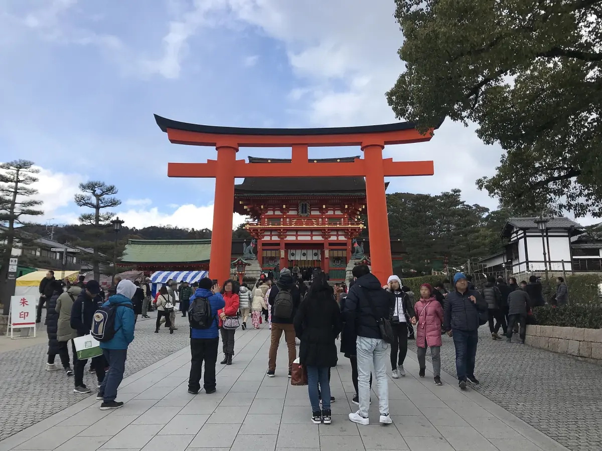 The great torii and the Romon gate at the entrance