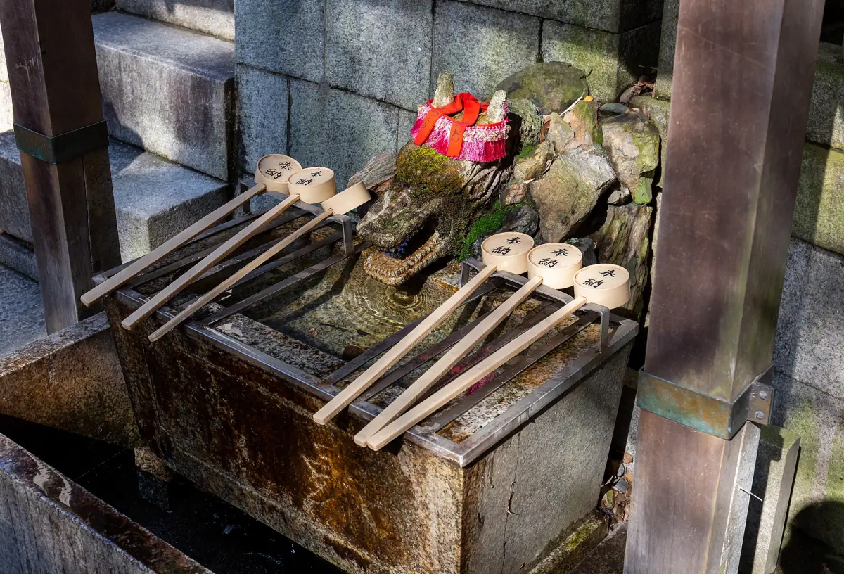 Ladles at a purification basin